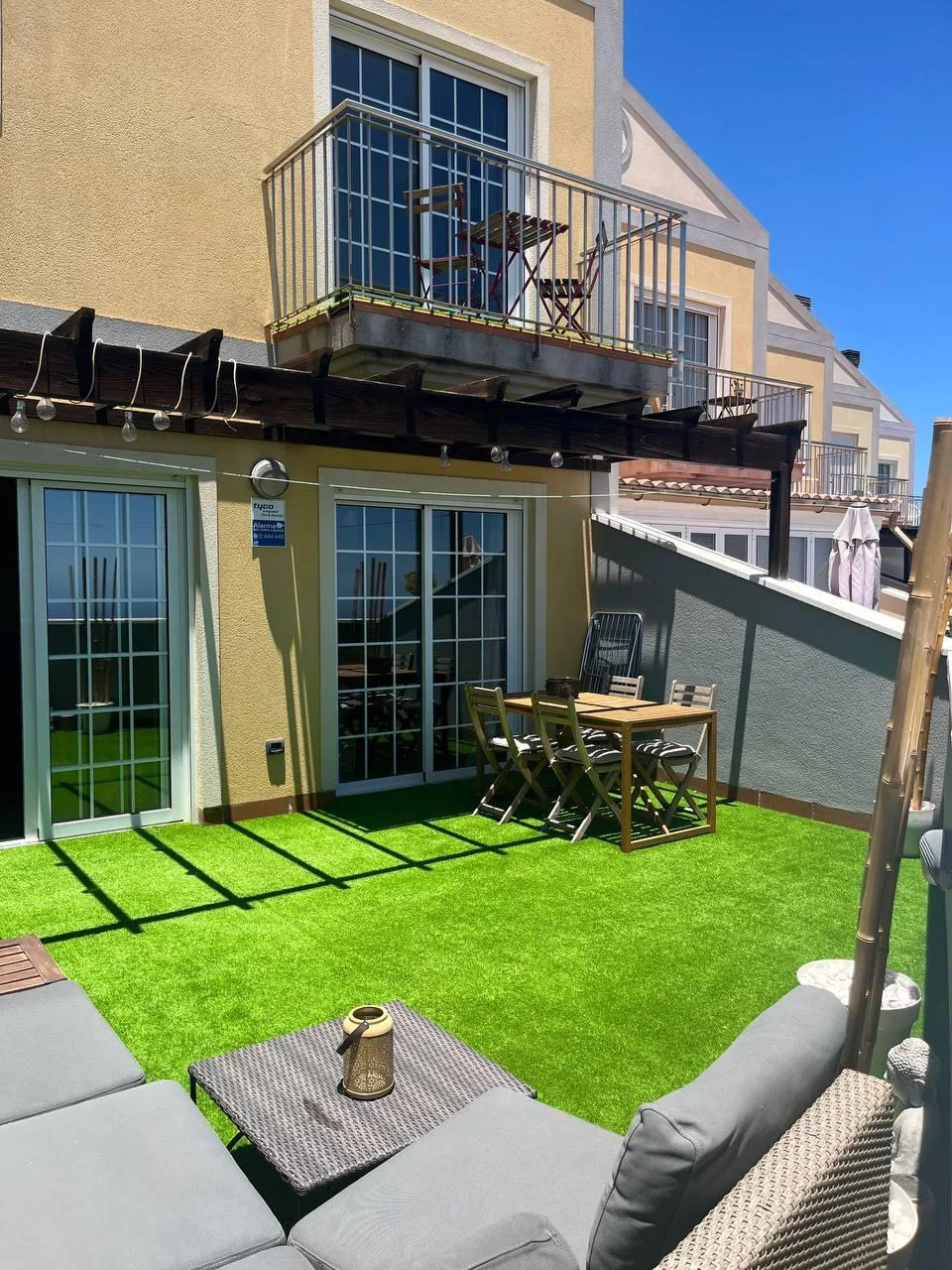 Amplio adosado con vistas al mar, terraza y garaje privado en San Miguel de Abona