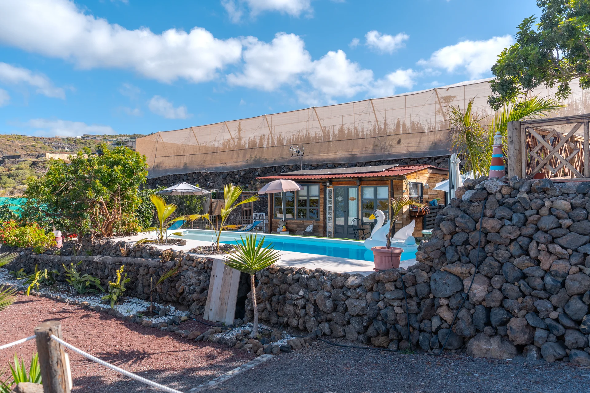 Propriété rustique avec 2 maisons, piscine et vue panoramique sur la mer et La Gomera à Chío