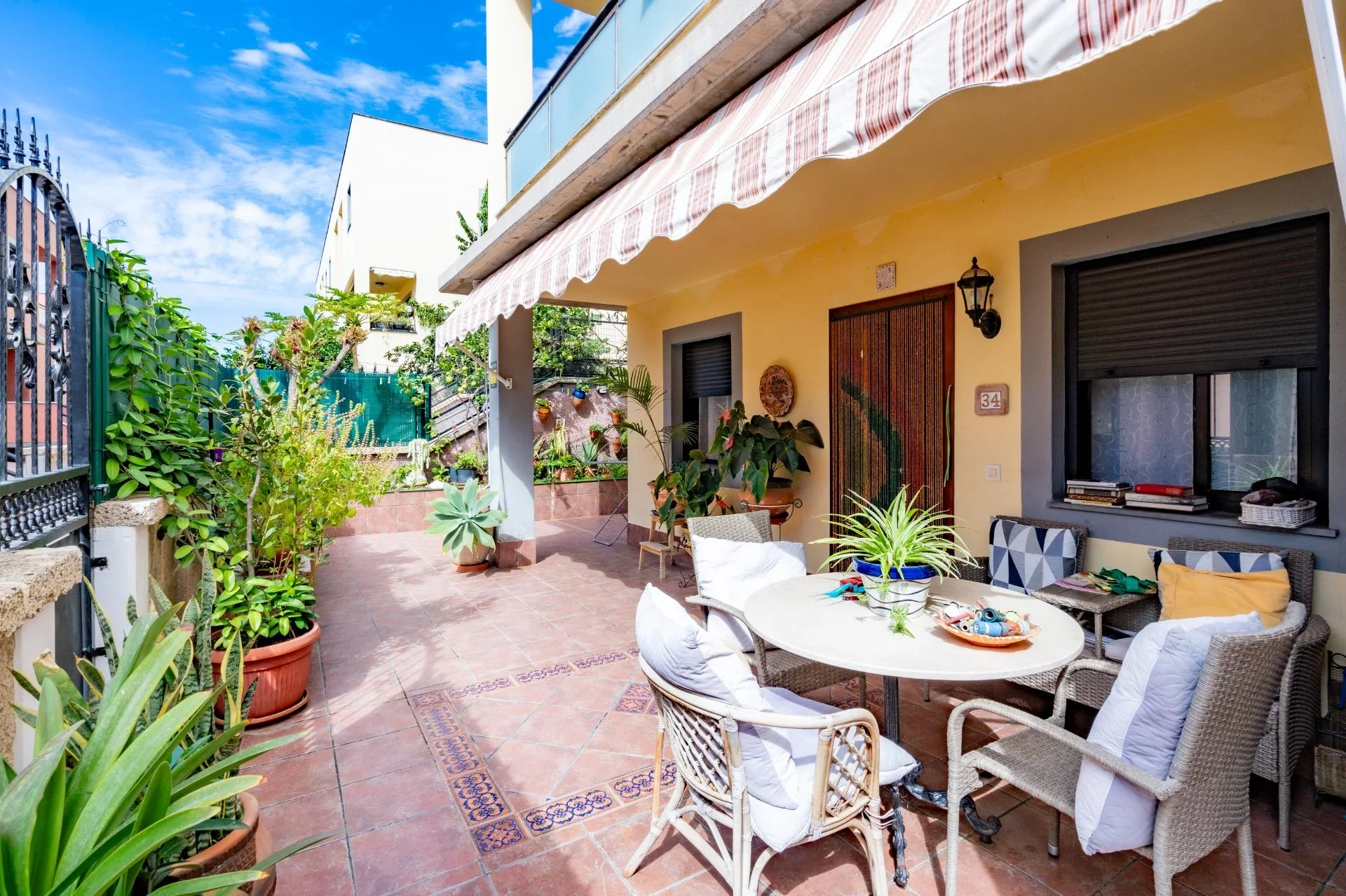 Gran bajo con terraza privada de 134 m² en El Galeón  4 habitaciones, 2 garajes y 3 trasteros